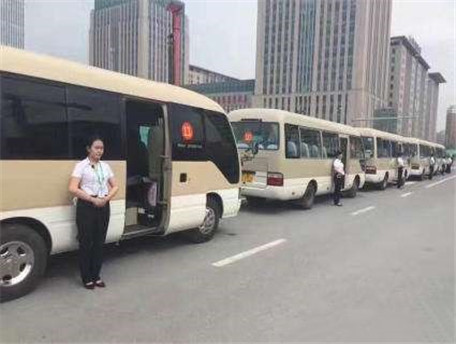 鄭州考斯特中巴出租冬季租賃具體費(fèi)用多少？